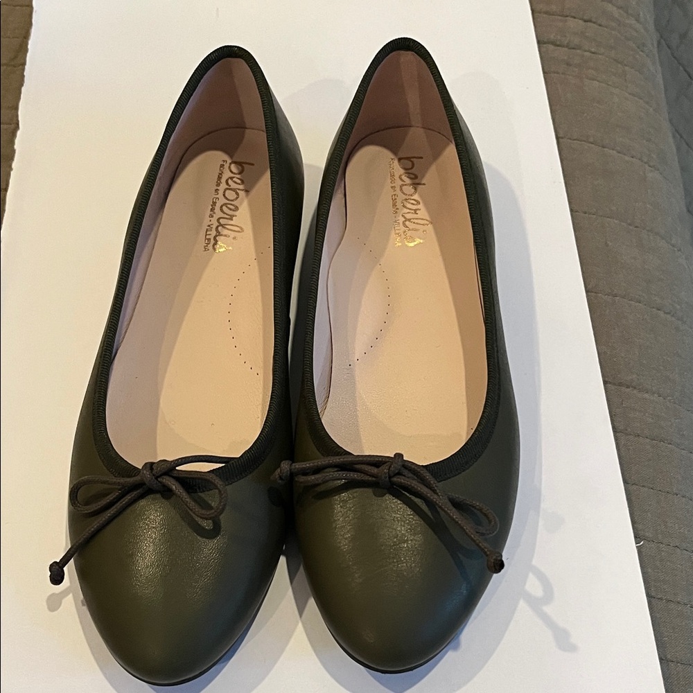 Dark Green Women's Flats